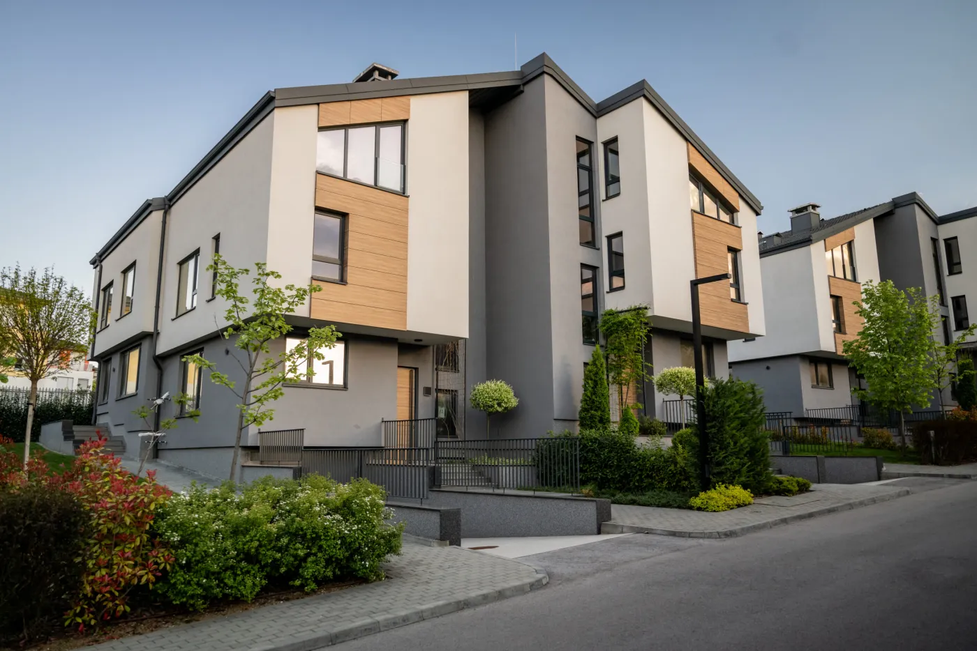 203 Residence — Къщи